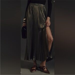 New pleated metallic ANTHROPOLOGIE maxi skirt xs